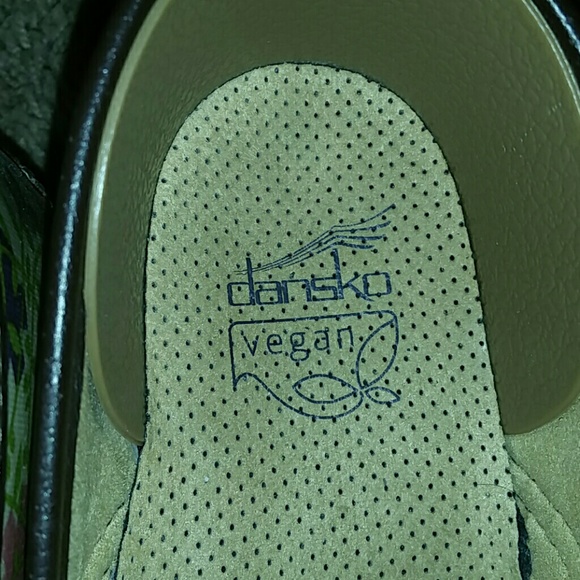 Shoes - Picture 4 of 5